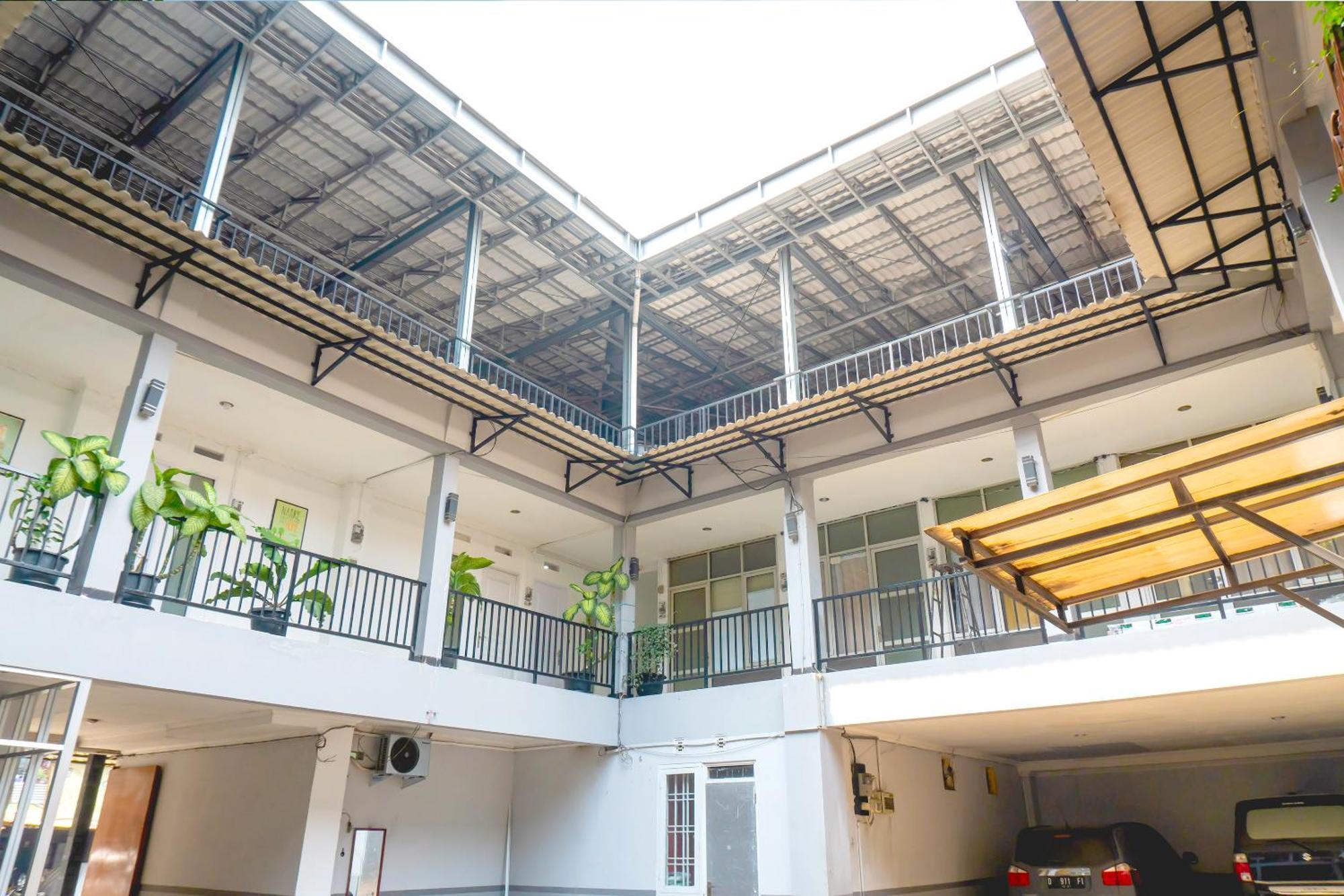 Super Oyo 617 Sukaraja Residence Syariah Bandung Kültér fotó